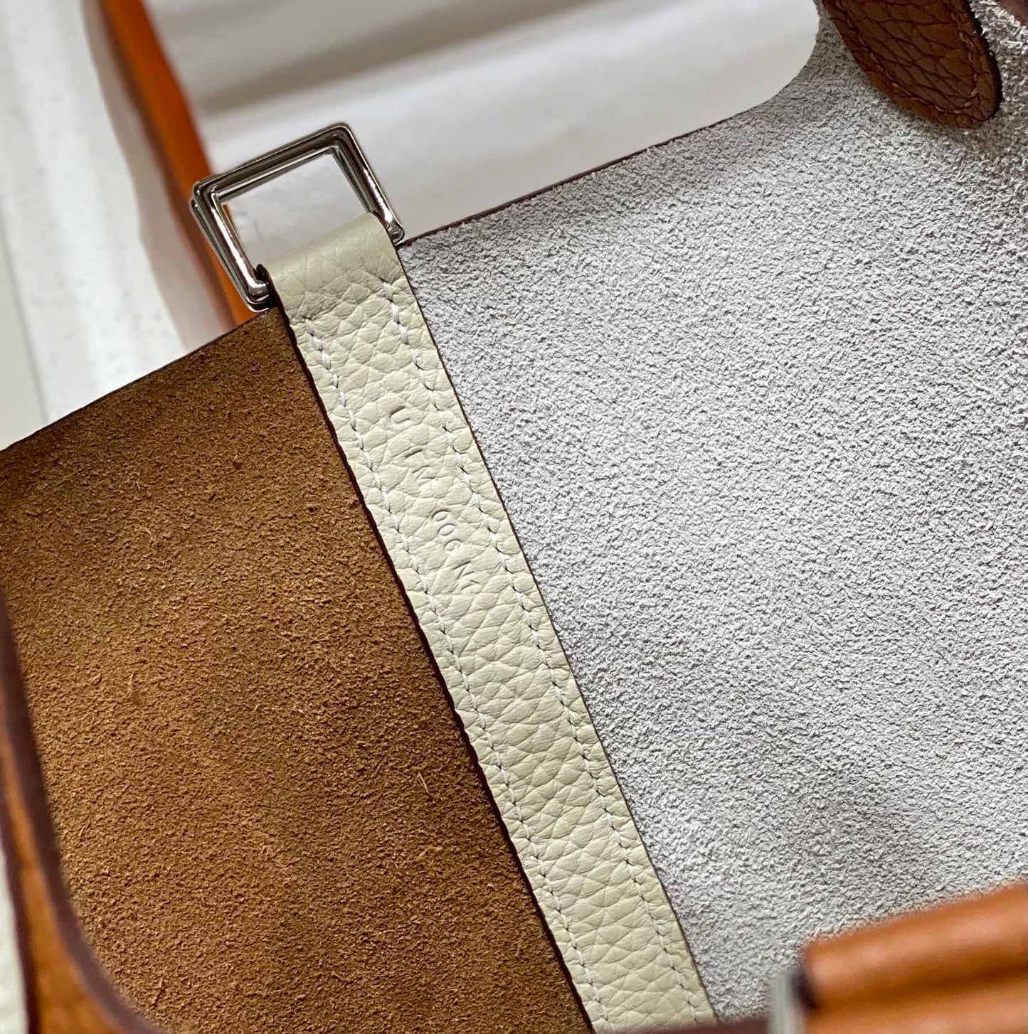 picotin lock 18 gold white togo shw