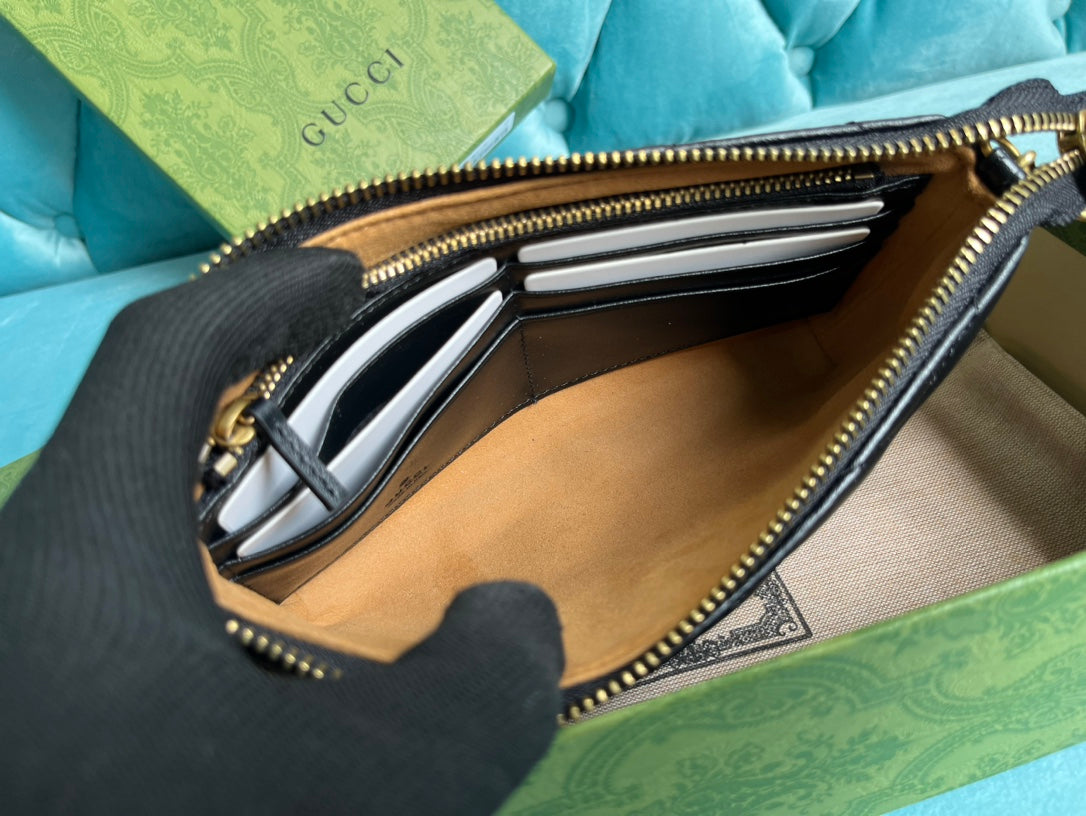 GG MARMONT MINI 22 HANDBAG IN BLACK CALFSKIN