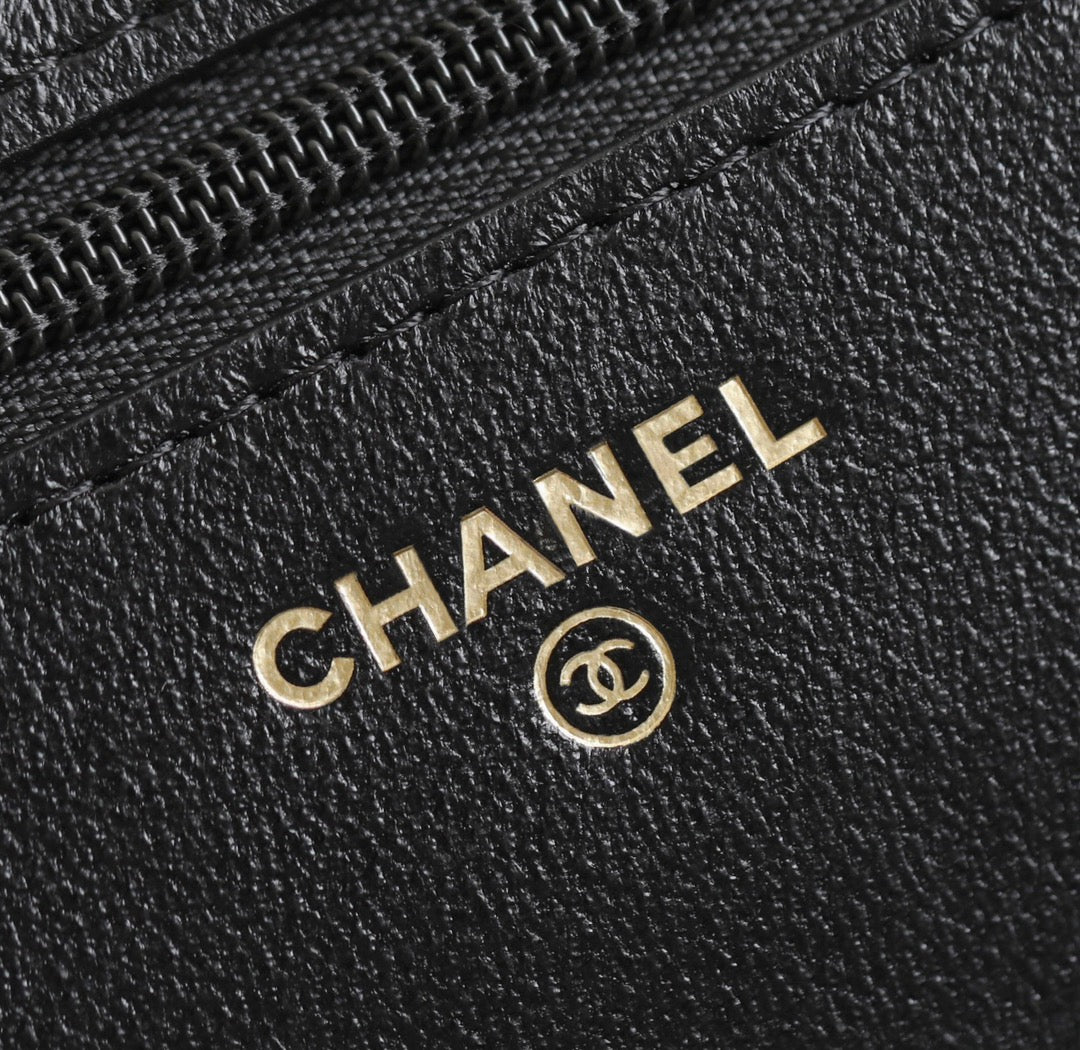 24b woc 19cm black lambskin gold hardware