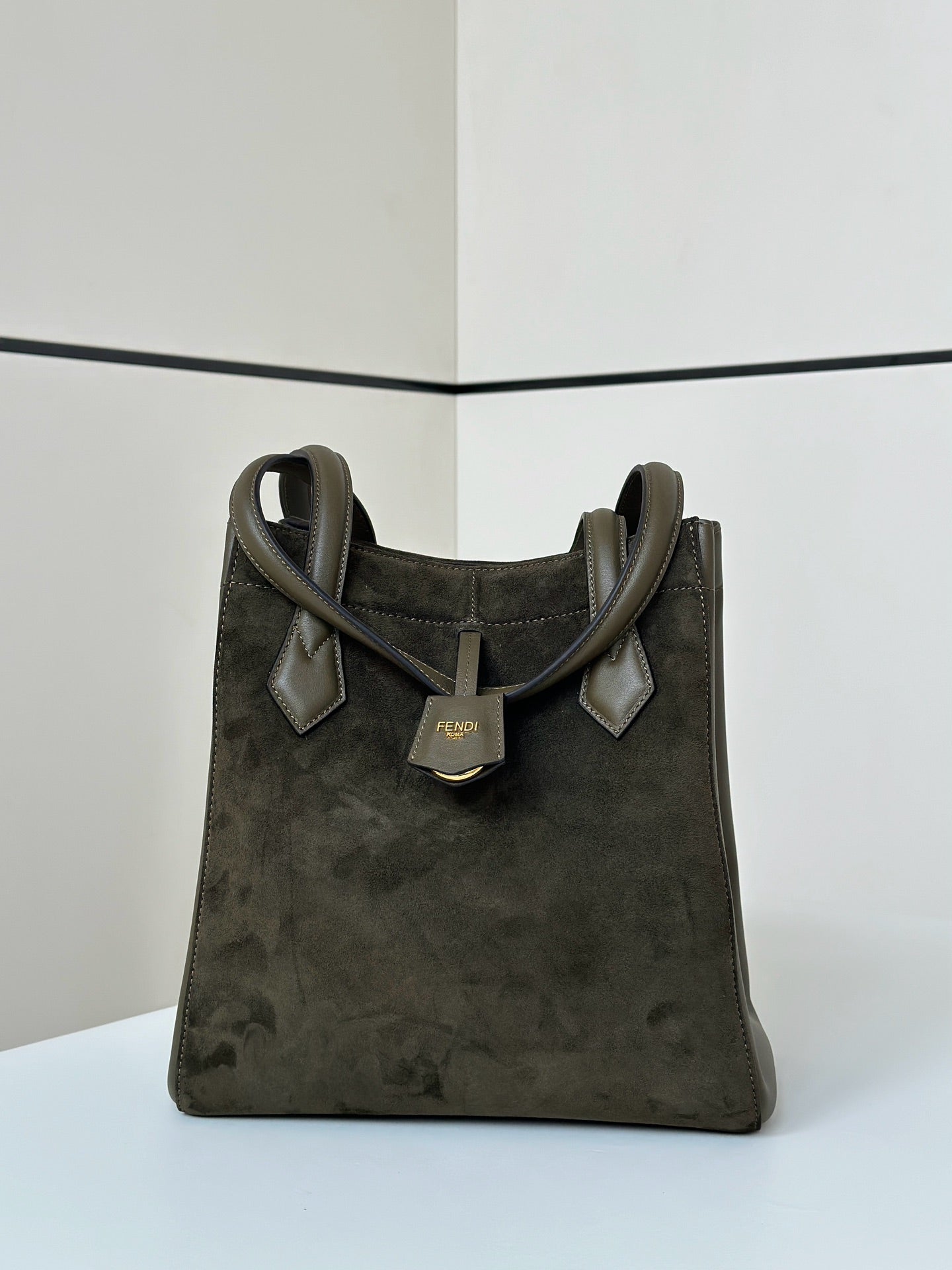 ORIGAMI MEDIUM 27 IN ARMY GREEN LAMBSKIN AND SUEDE