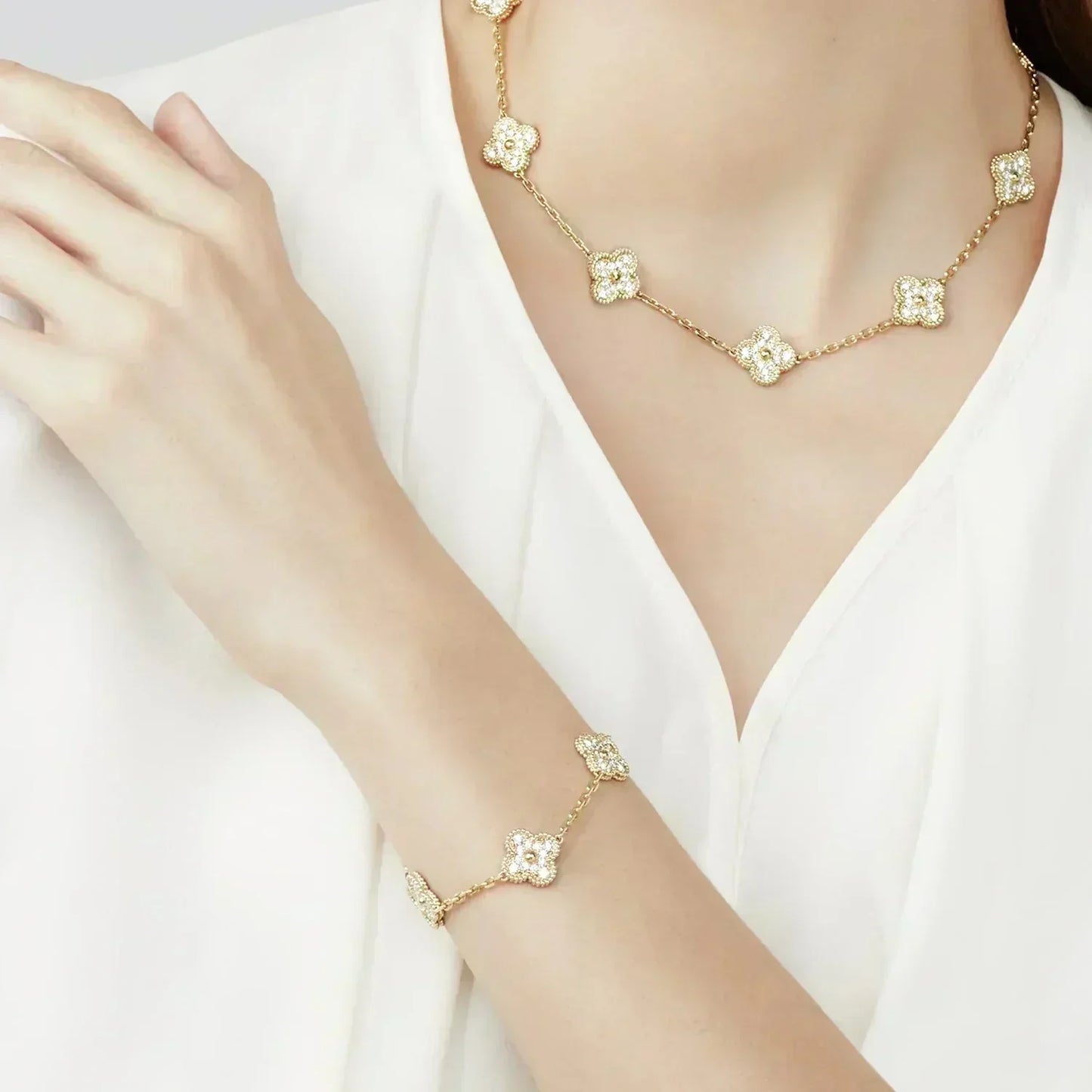 DIANA CLOVER 5 MOTIFS FULL DIAMOND BRACELET