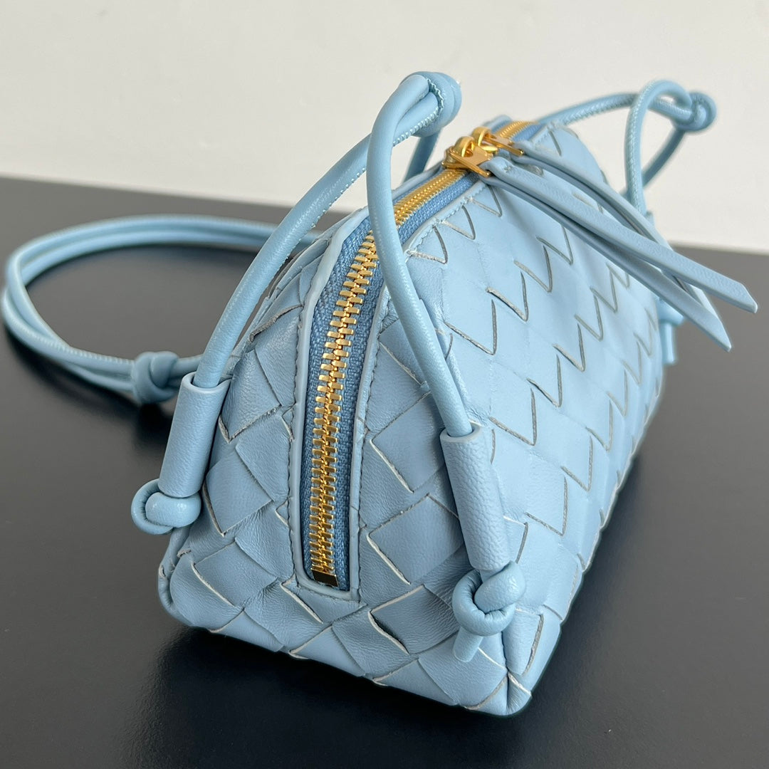 BV Concert Pouch 18.5cm Cloud Blue Lambskin