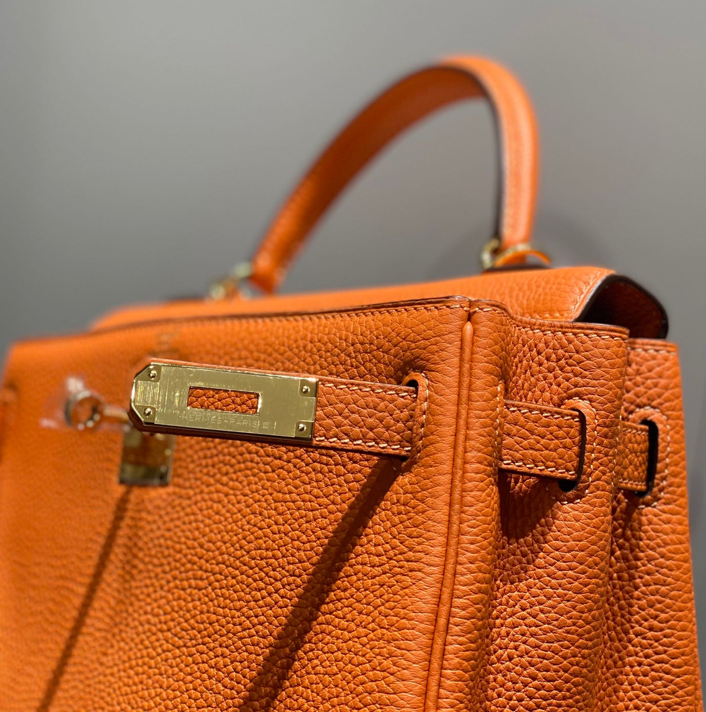 HM KELLY 28CM ORANGE TOGO GOLD HARDWARE