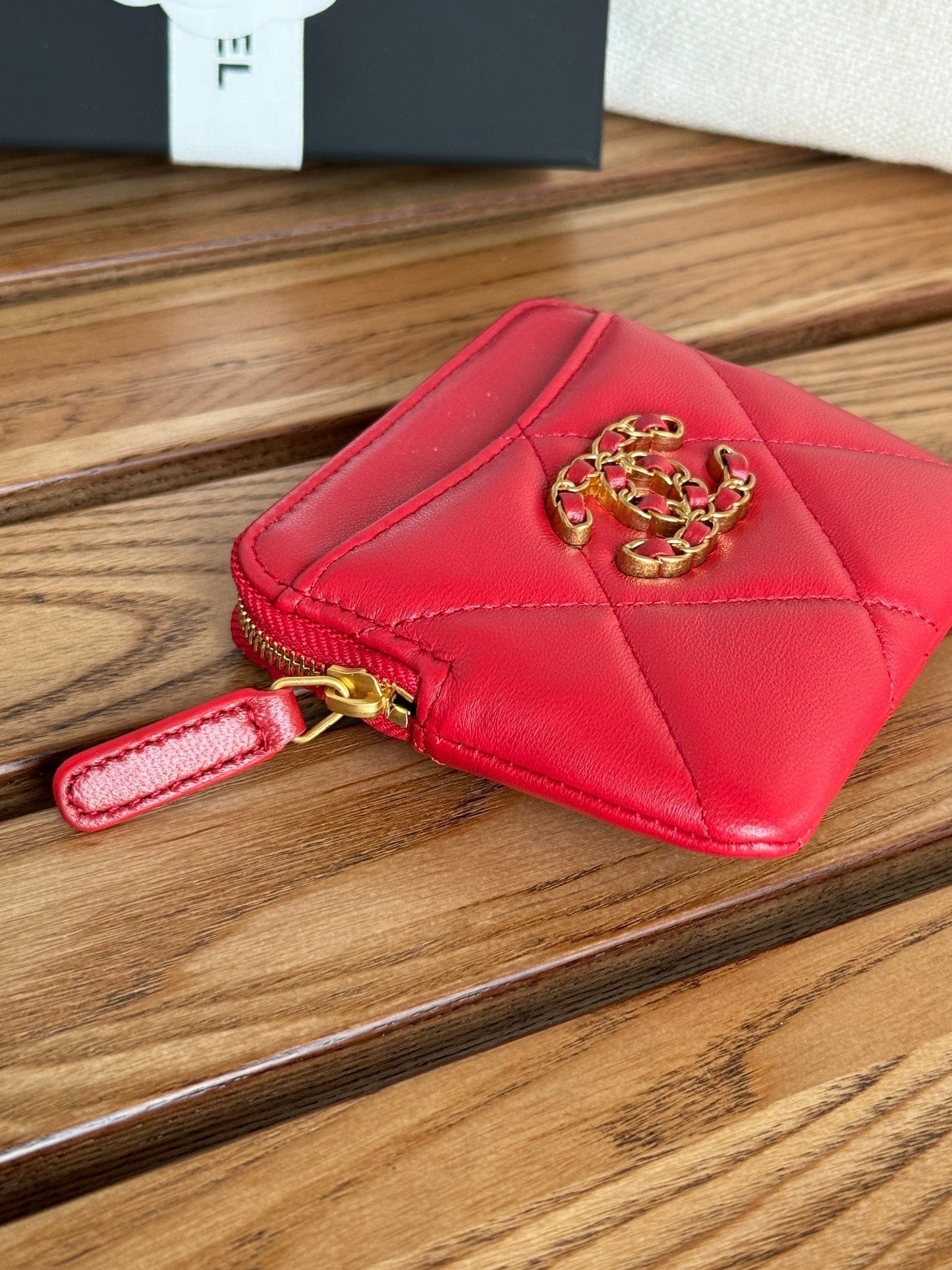 cc 19 zipped coin purse 11cm black lambskin gold hardware