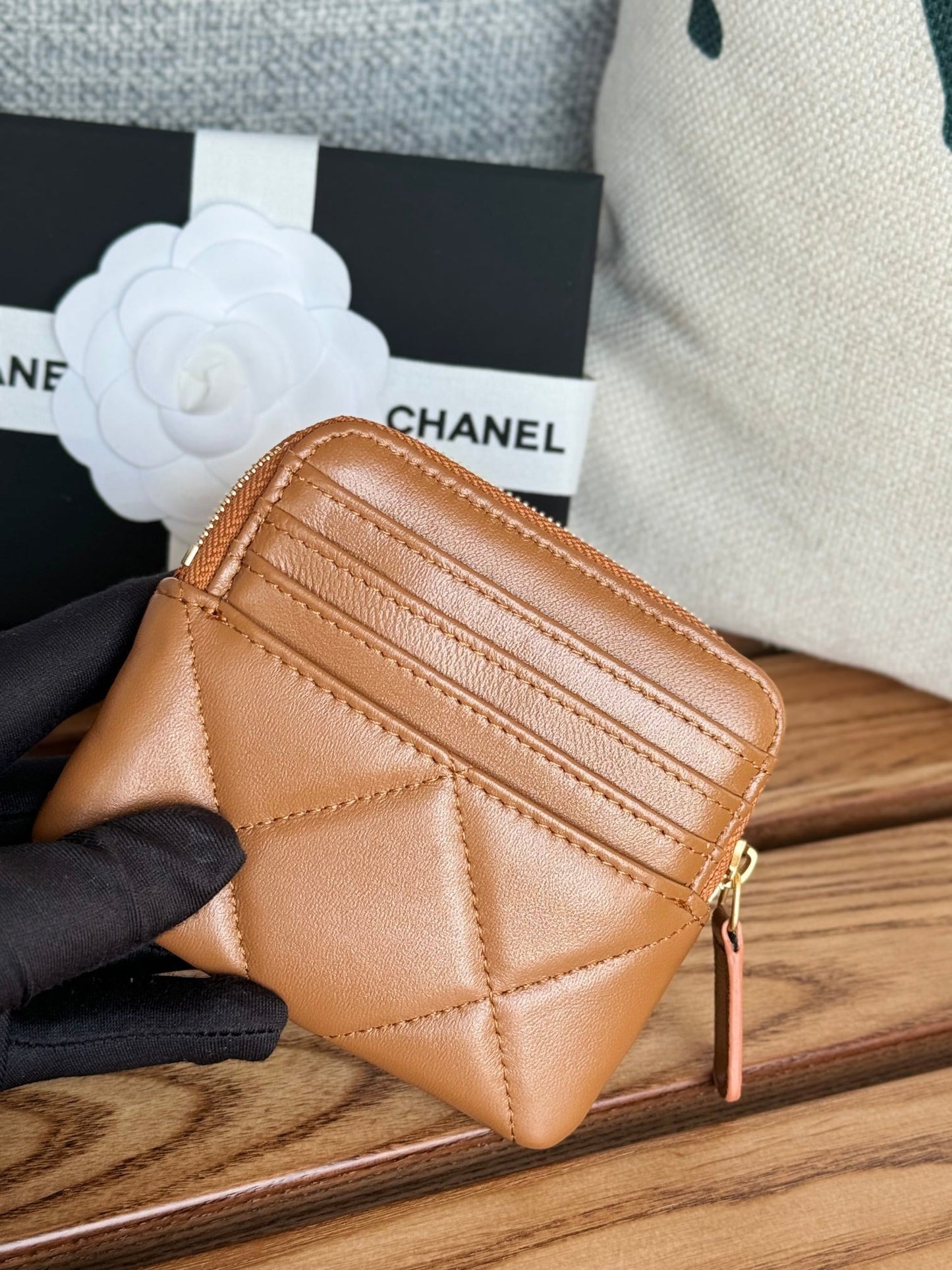 cc 19 zipped coin purse 11cm brown lambskin gold hardware