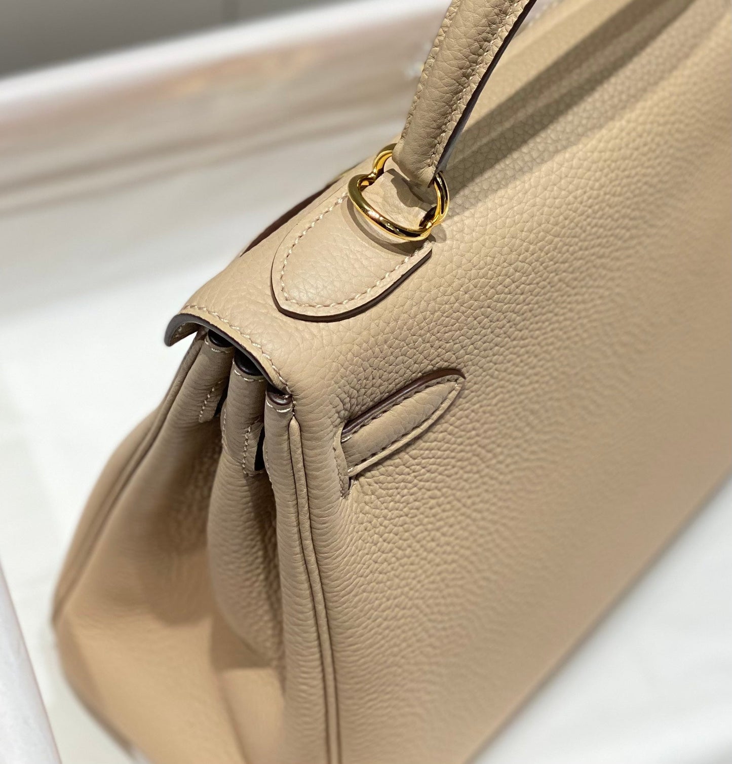 HM KELLY 28CM LIGHT BEIGE TOGO GOLD HARDWARE