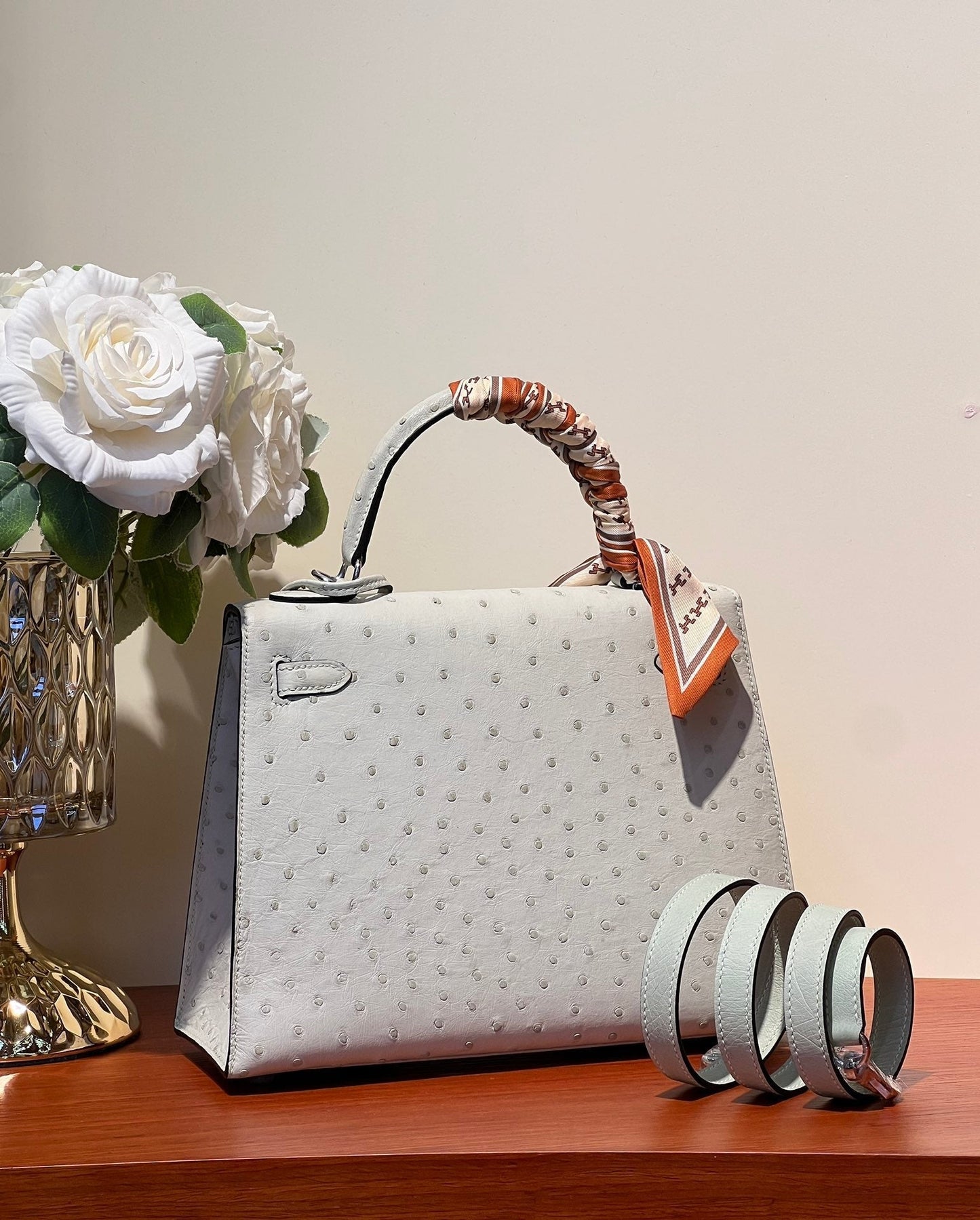 KELLY SELLIER 25 BAG IN PALE GRAY OSTRICH LEATHER WITH SILVER HARDWARE (MADE - TO - ODER)