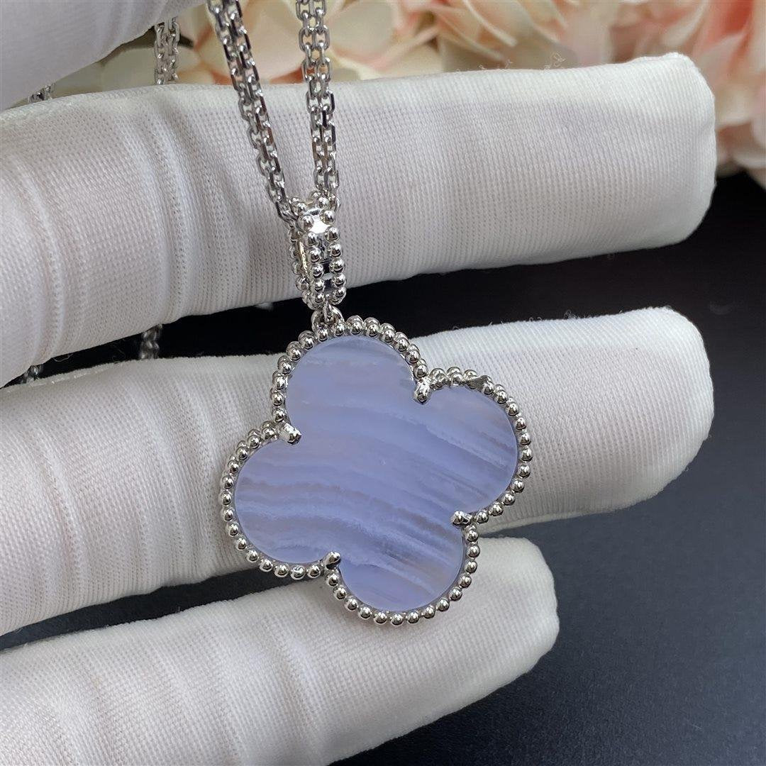 DIANA CLOVER SILVER CHALCEDONY BIG CLOVER NECKLACE