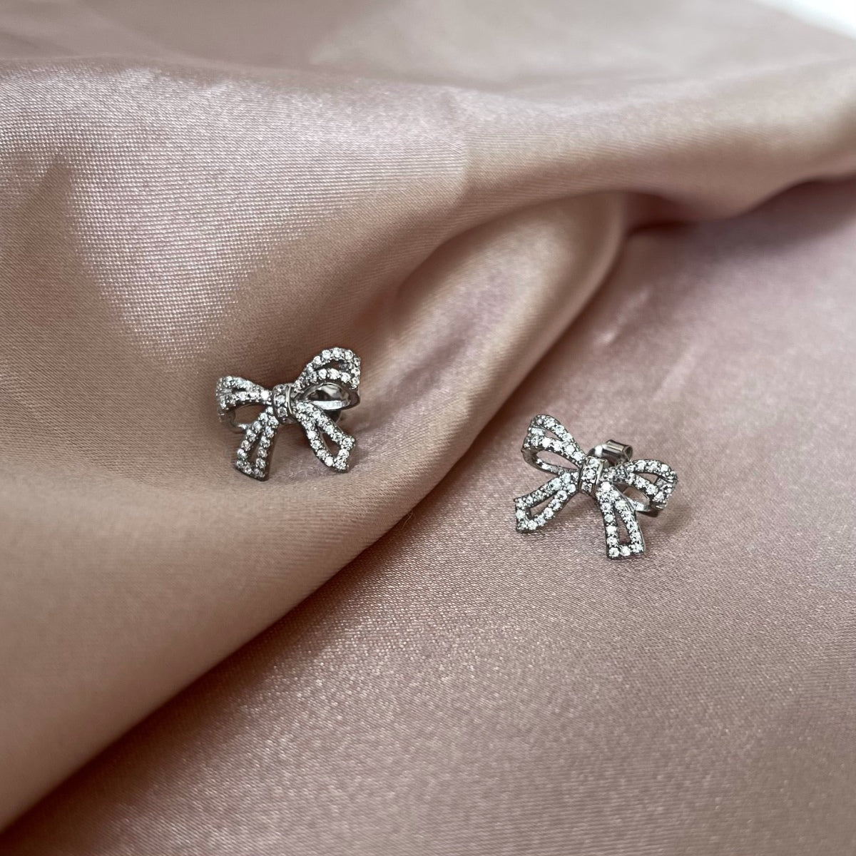 [HOT]Dainty Bow Shape Earrings