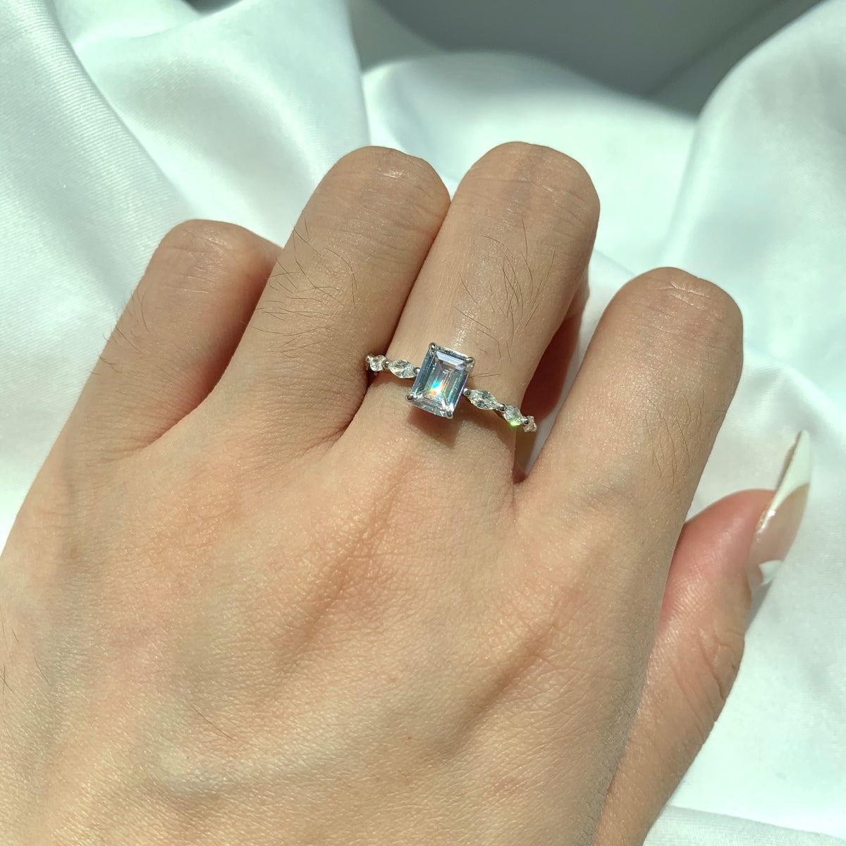 [HOT]1.0 Carat Dainty Resplendent Radiant Cut Daily Ring