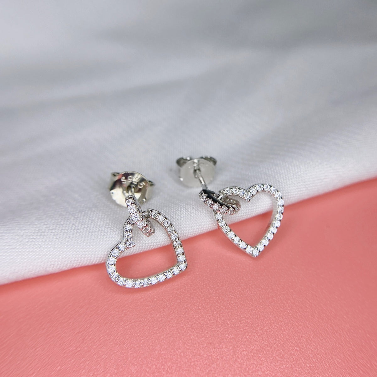 [HOT]Dainty Heart Shape Earrings