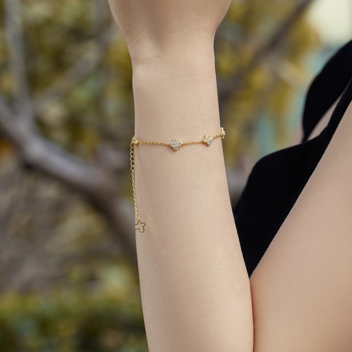 [HOT]Four-Leaf Clover Hollow Butterfly Bracelet