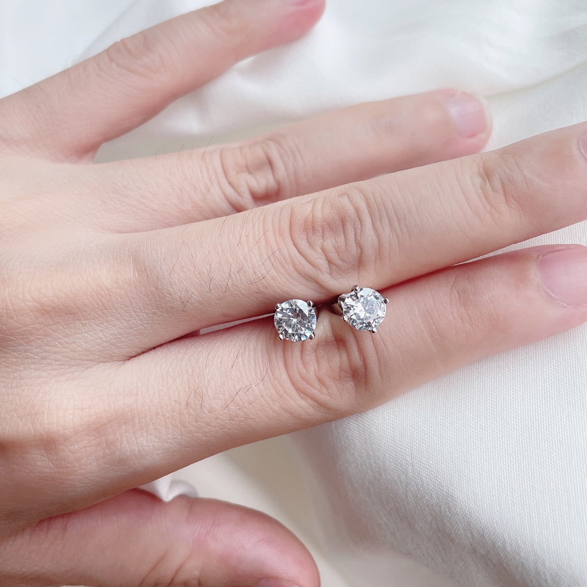 [HOT]Unique Round Shape Earrings