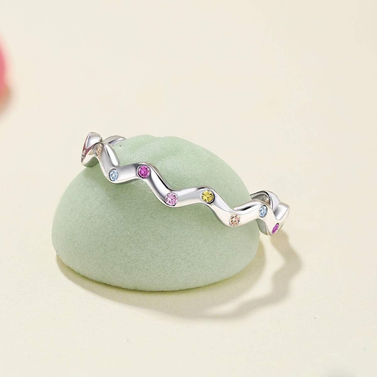 [HOT]Ornate Vibrant Round Cut Daily Ring