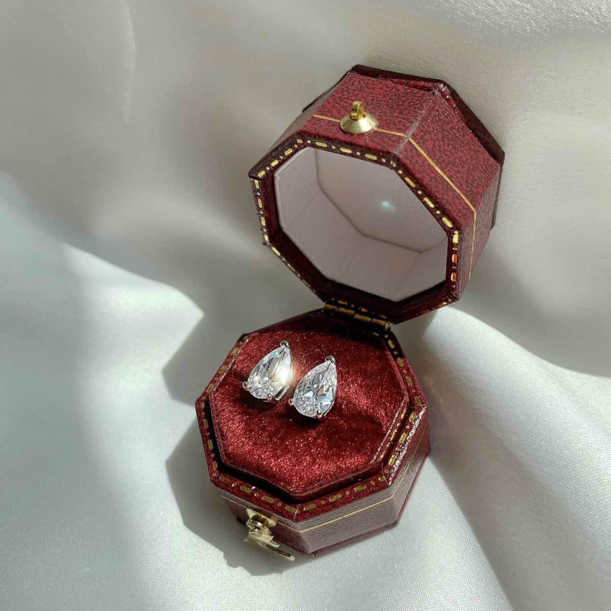 [HOT]Ornate Water Drop Shape Earrings