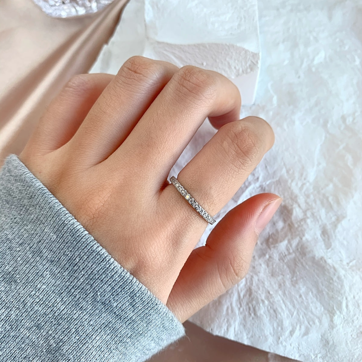 [HOT]Delicate Sparkling Round Cut Daily Ring