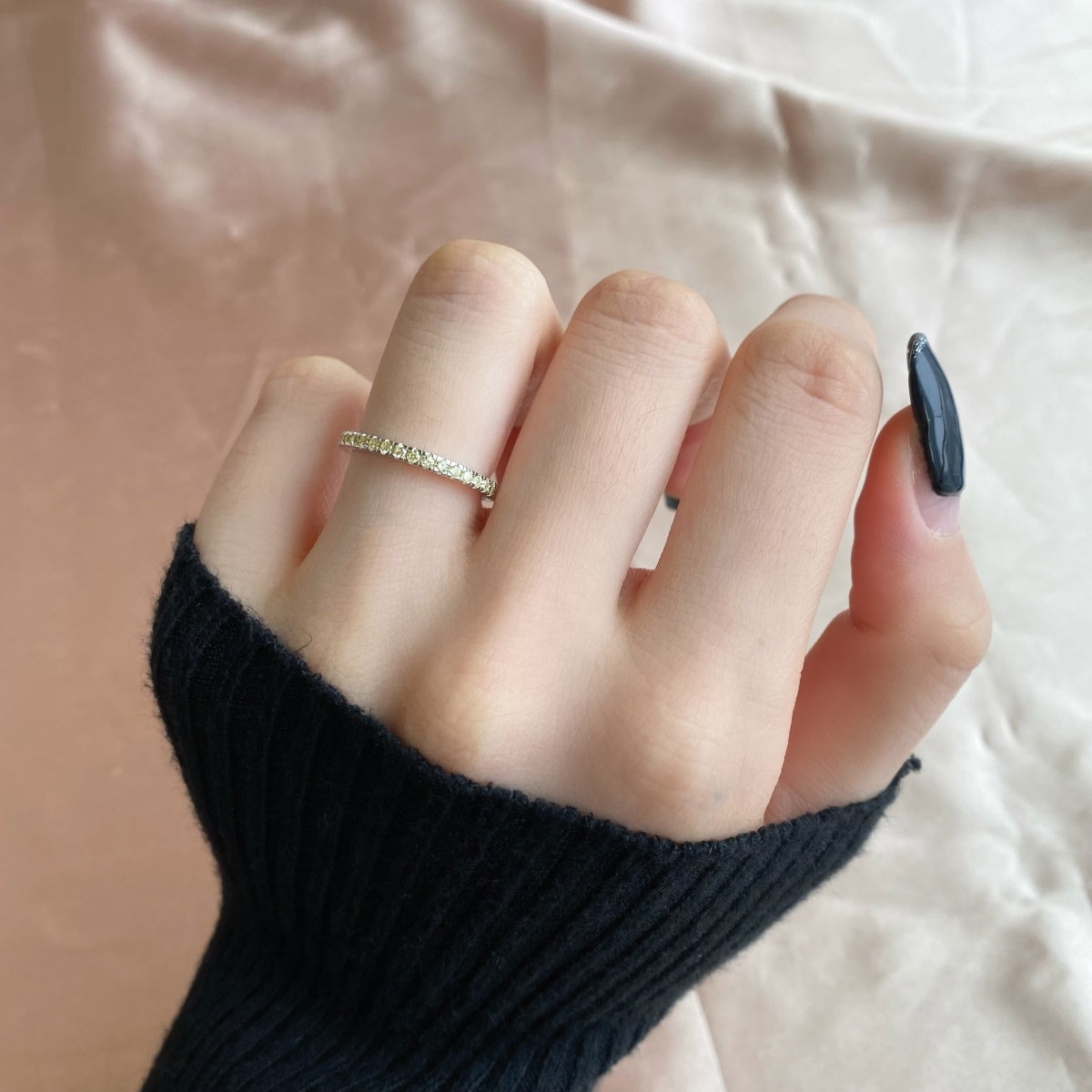 [HOT]Delicate Sparkling Round Cut Daily Ring
