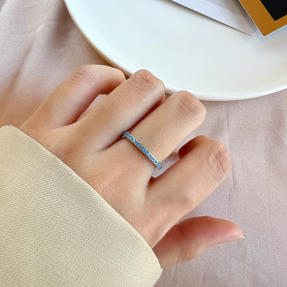 [HOT]Delicate Sparkling Round Cut Daily Ring