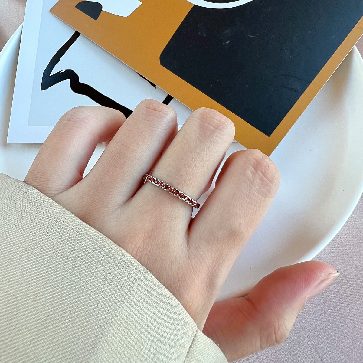 [HOT]Delicate Sparkling Round Cut Daily Ring