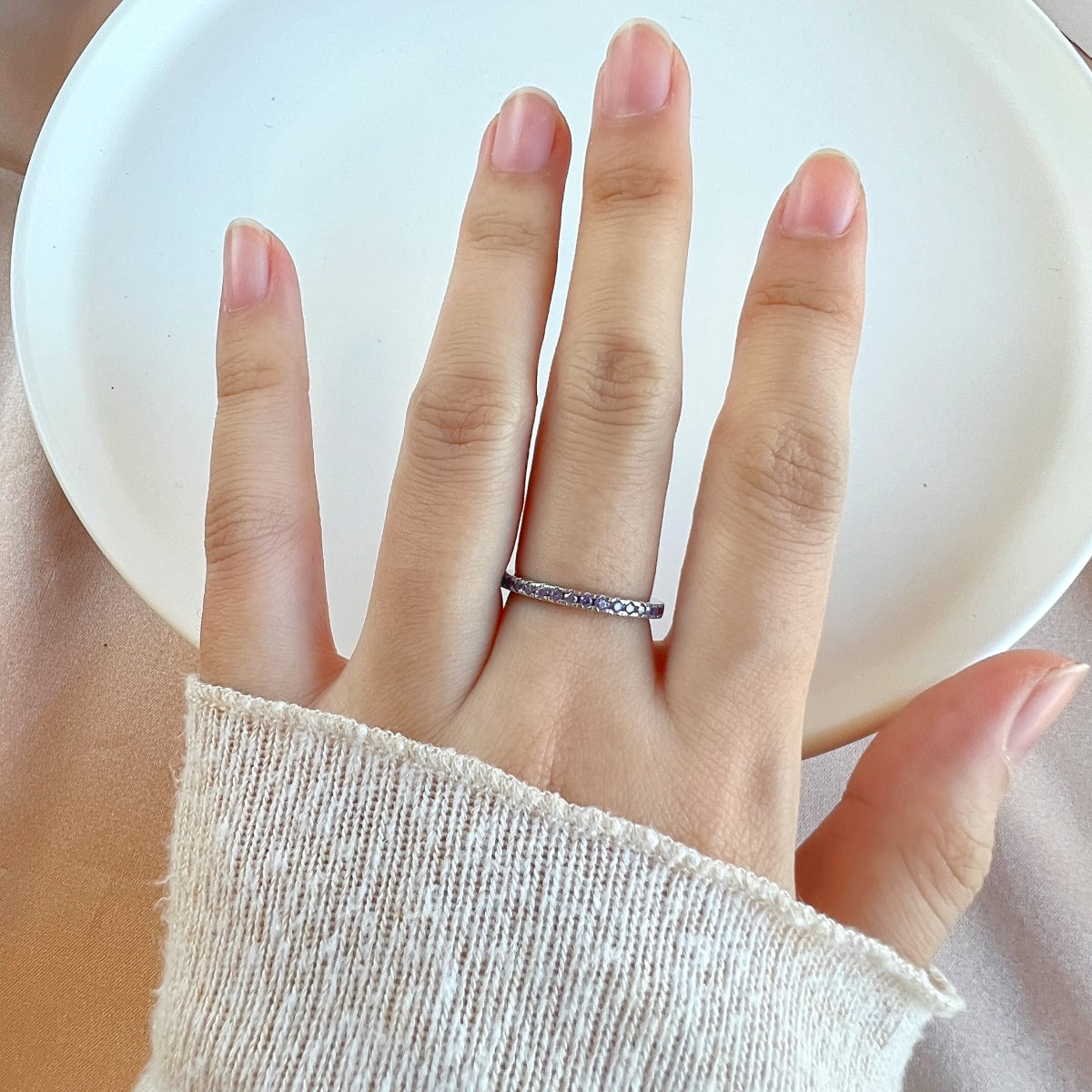 [HOT]Delicate Sparkling Round Cut Daily Ring