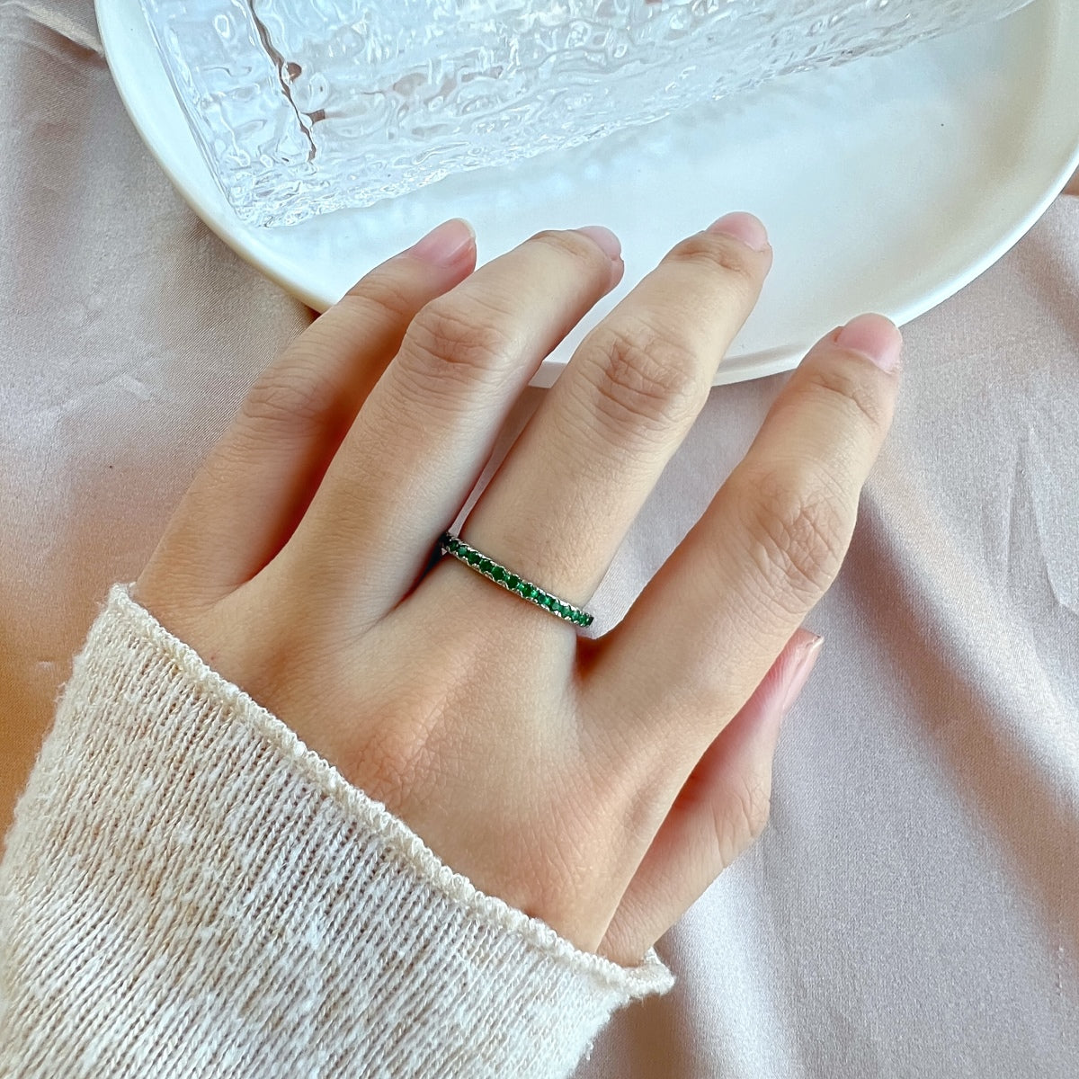 [HOT]Delicate Sparkling Round Cut Daily Ring