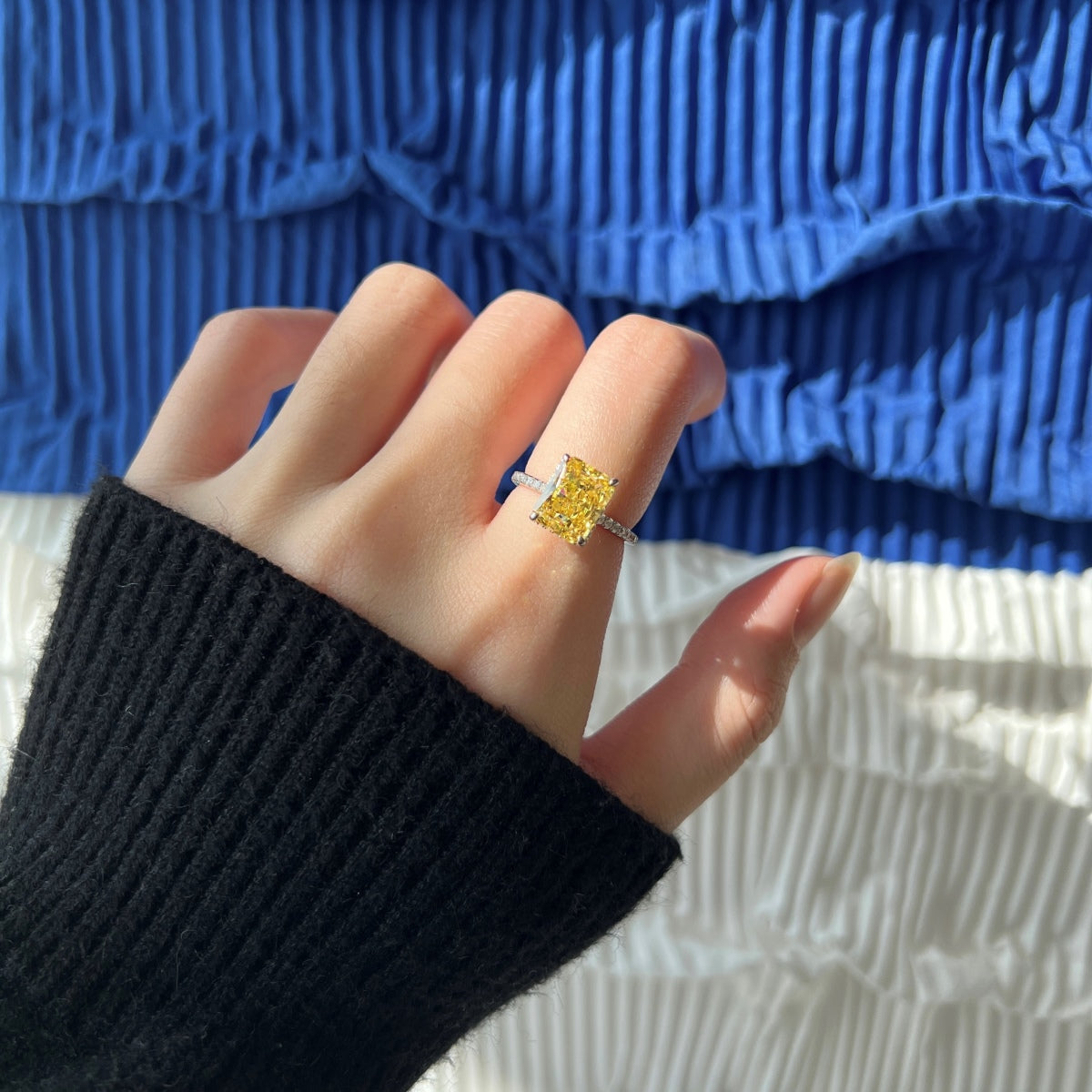 [HOT]4.0 Carat Luxurious Engagement Ring