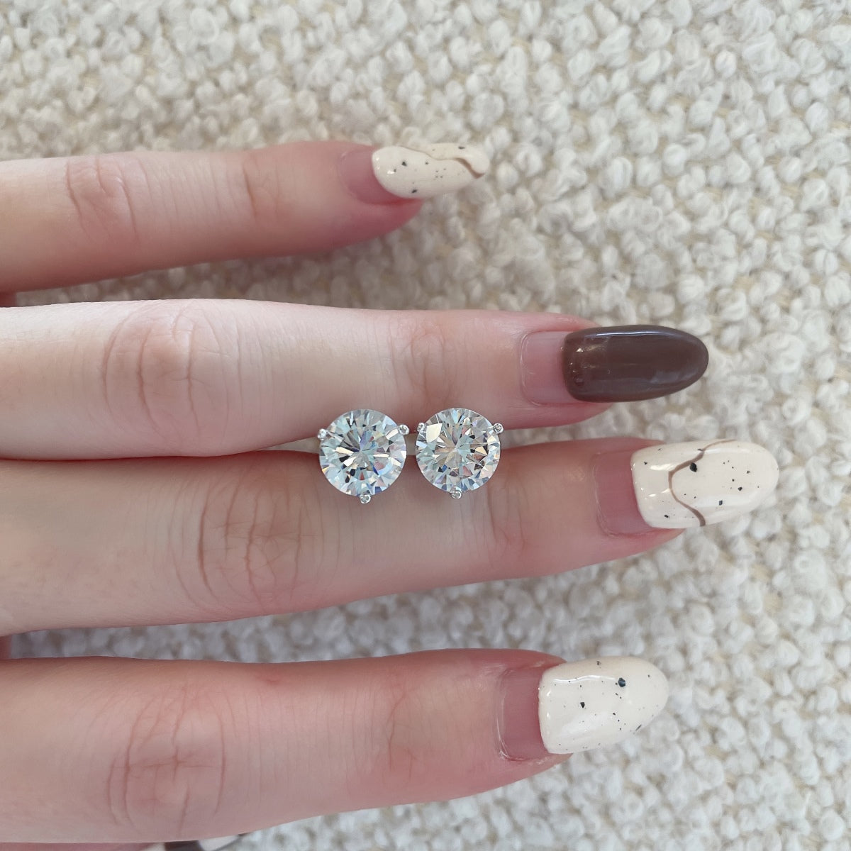 [HOT]Dainty Round Shape Earrings