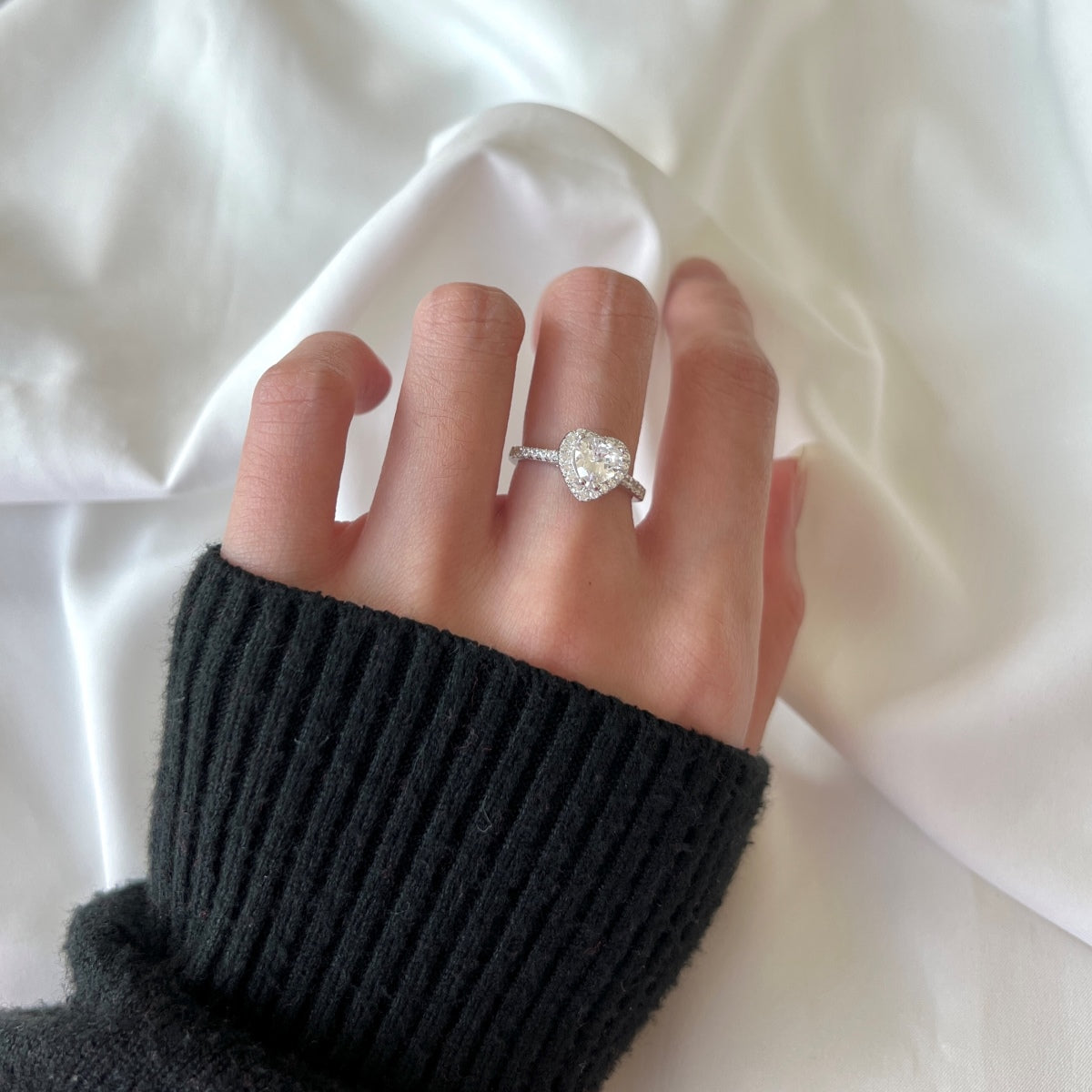 [HOT]Eternity Splashy Romantic Heart Shape Lover Ring