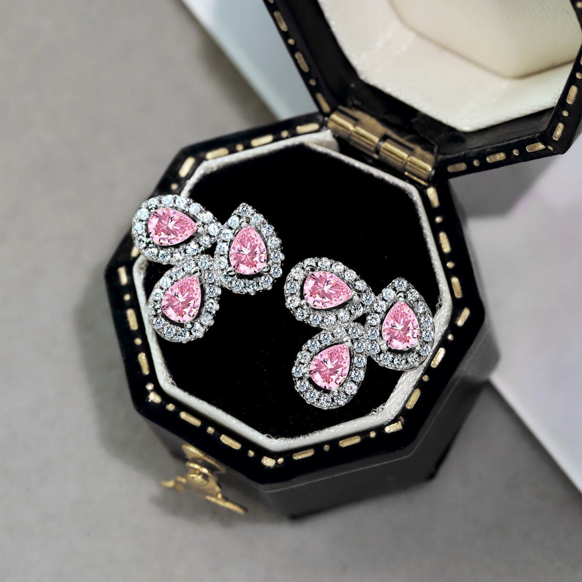 [HOT]Ornate Flower Shape Pear Cut Lover Earrings