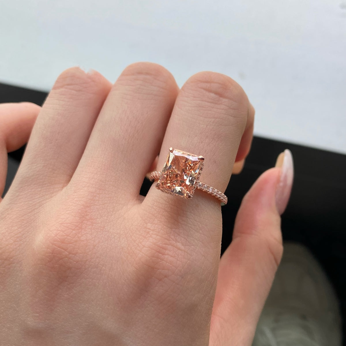 [HOT]4.0 Carat Luxurious Engagement Ring