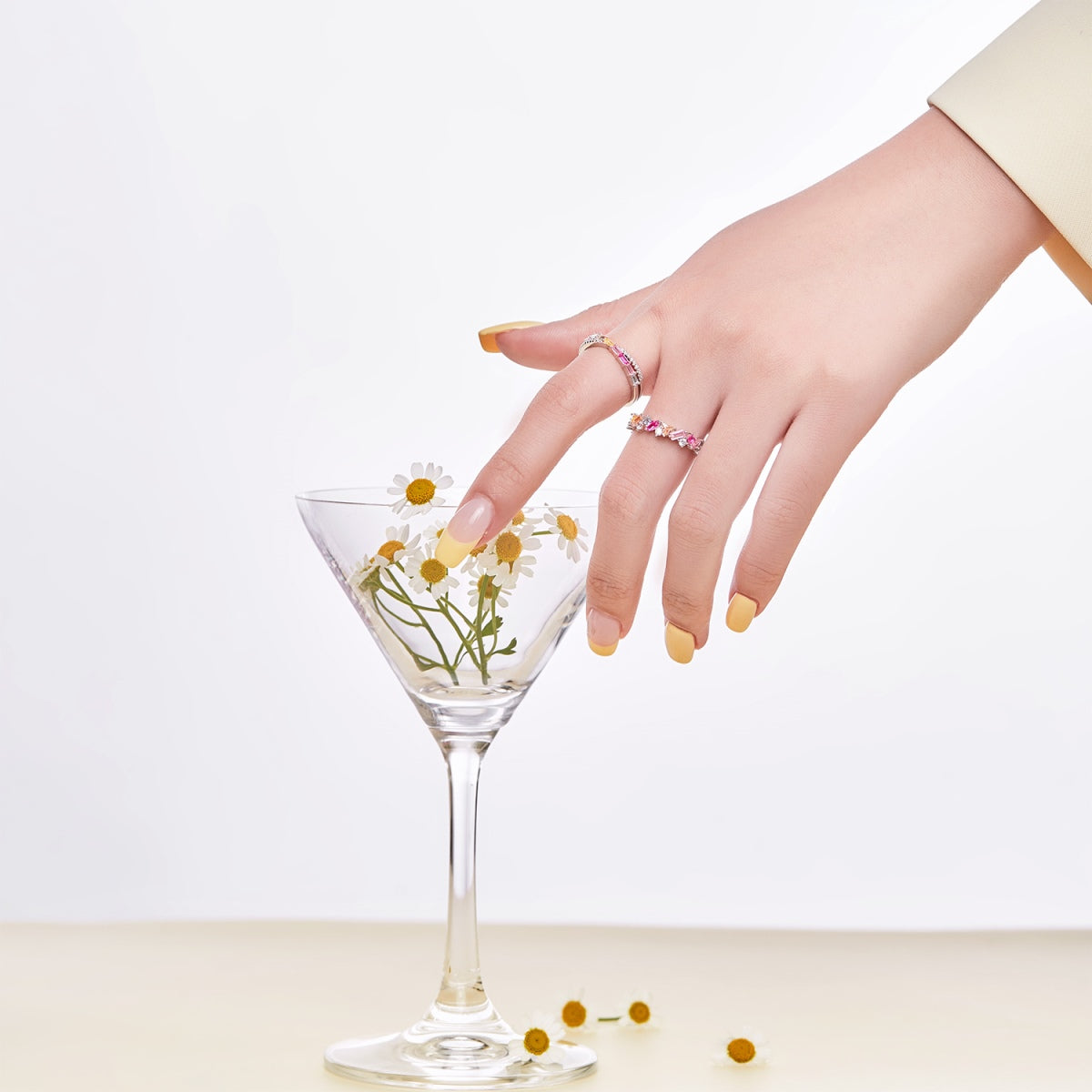 [HOT]Dazzling Polychromatic Multi cut Daily Ring