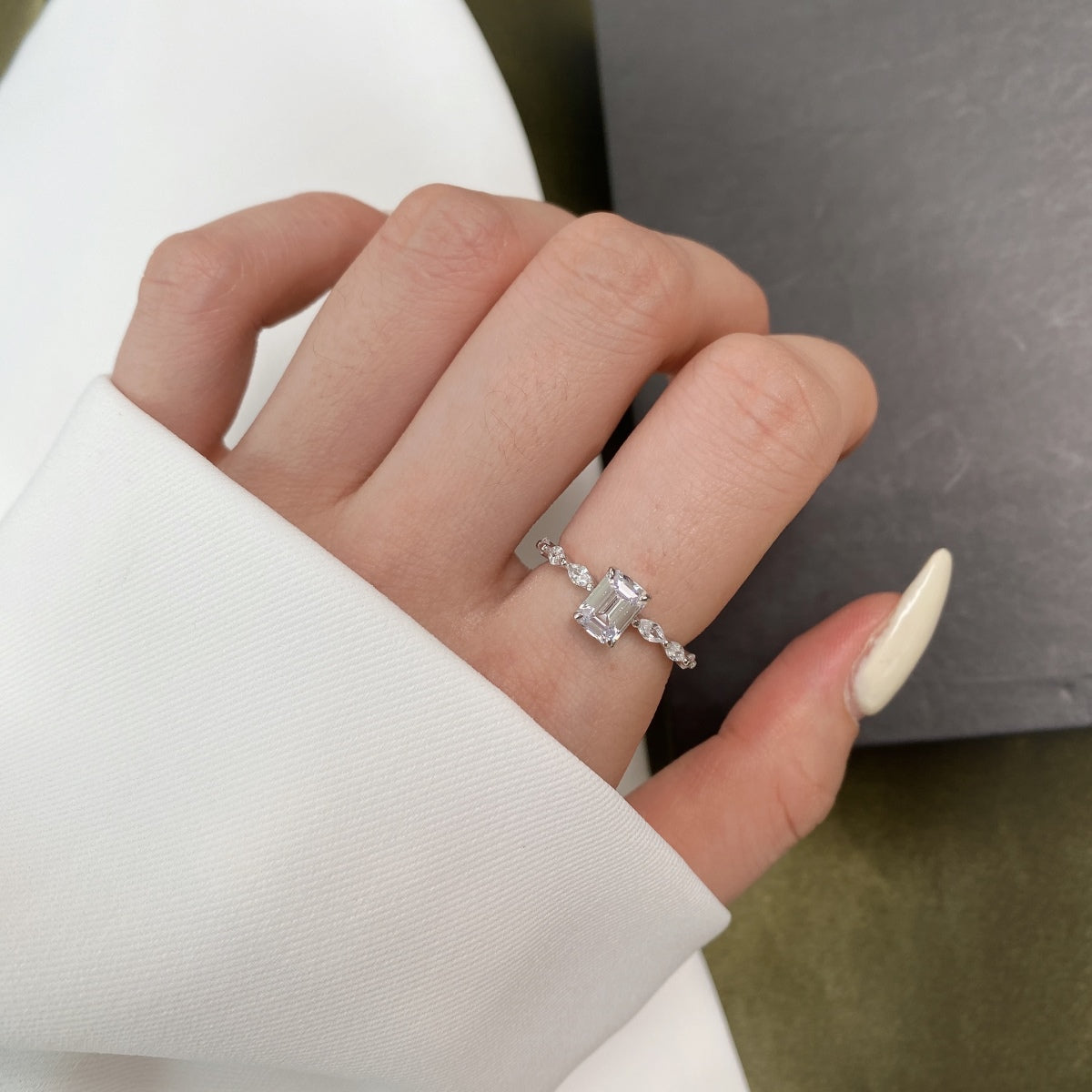 [HOT]1.0 Carat Dainty Resplendent Radiant Cut Daily Ring