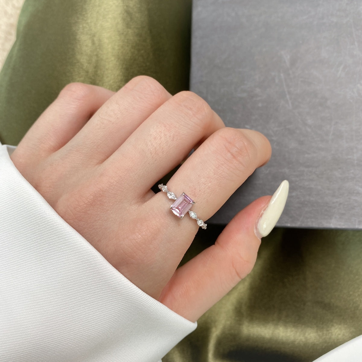 [HOT]1.0 Carat Dainty Resplendent Radiant Cut Daily Ring