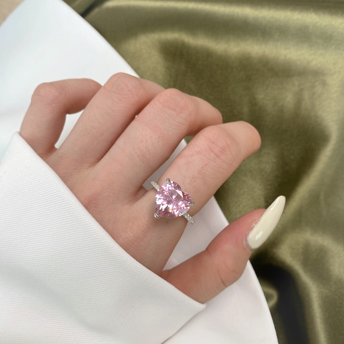 [HOT]6.0 Carat Luxurious Sparkling Romantic Heart Cut Lover Ring