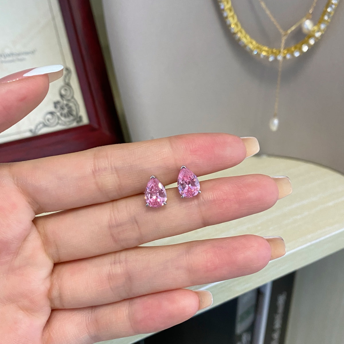 [HOT]Ornate Water Drop Shape Earrings