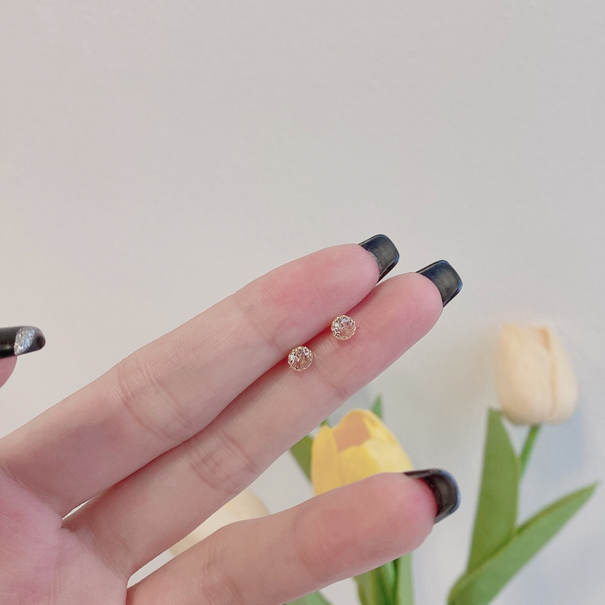 [HOT]Sparkling Colorful Round Shape Earrings