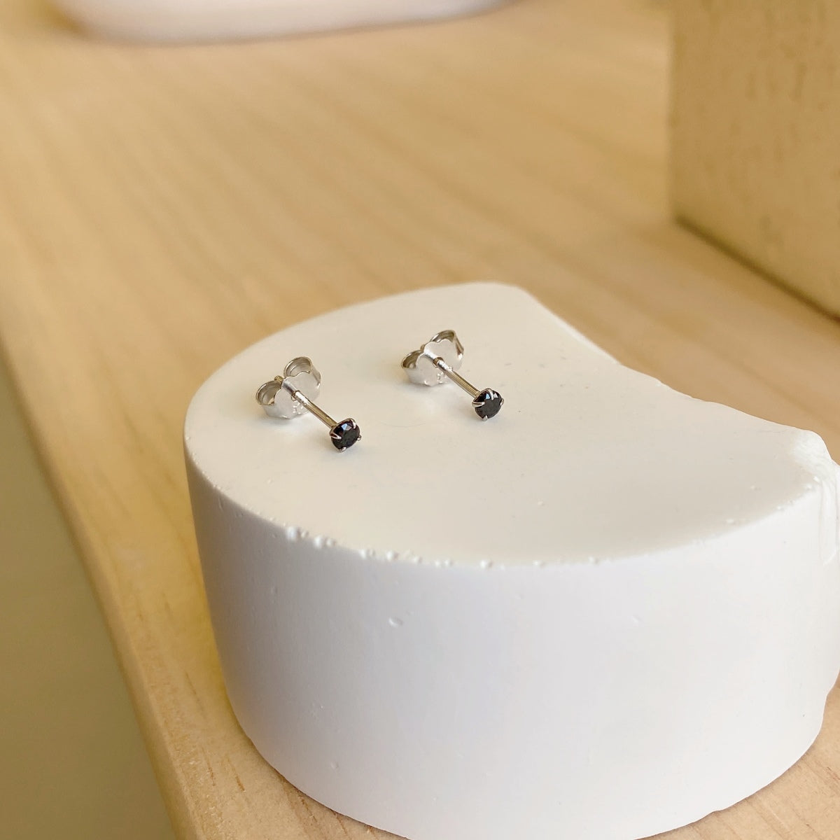 [HOT]Delicate Solitaire Earrings