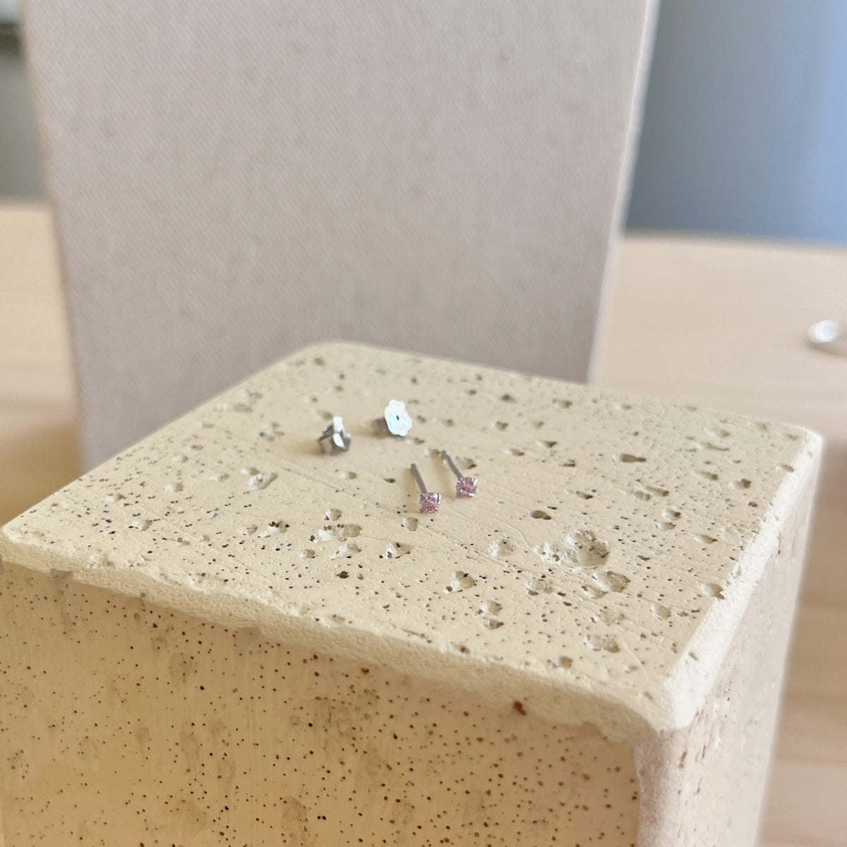 [HOT]Delicate Solitaire Earrings