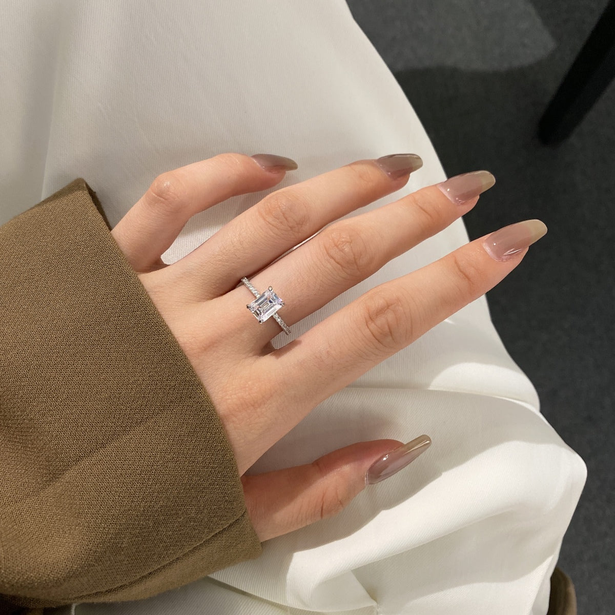 [HOT]2.0 Carat Scintillating Ornate Radiant Cut Party Ring