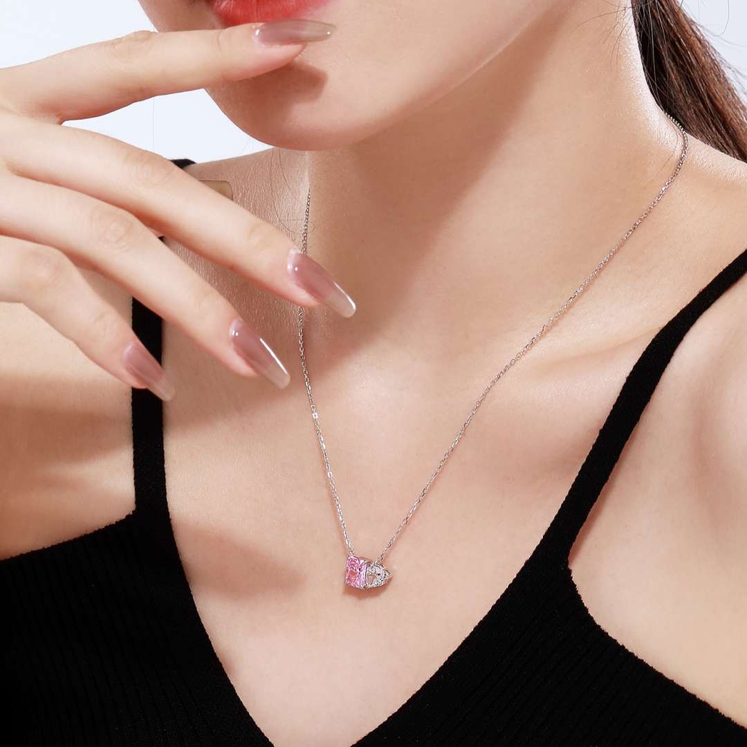 [HOT]Dazzling Square & Heart Shape Necklace