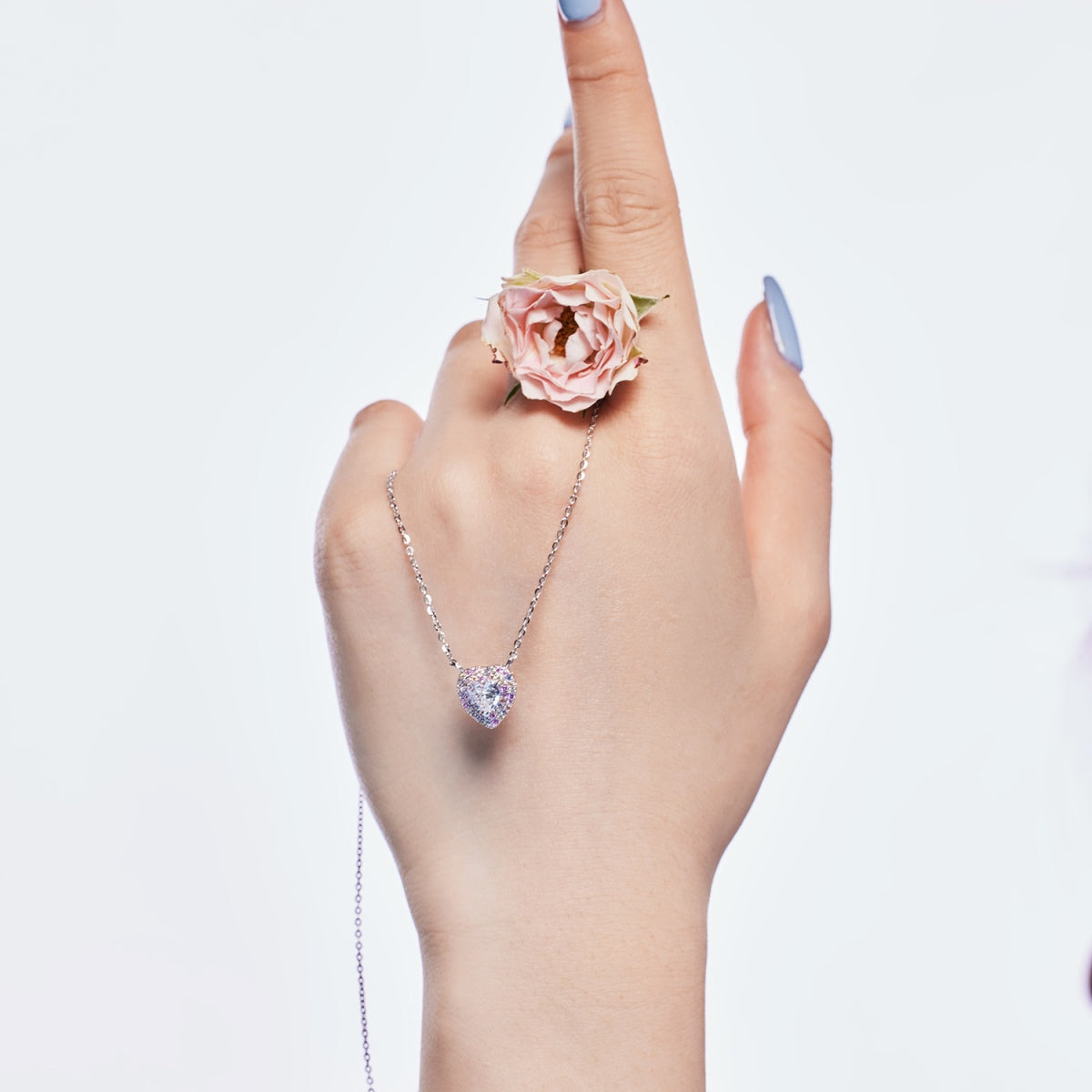 [HOT]Exquisite Heart Shape Necklace