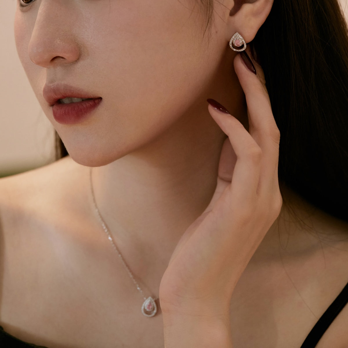 [HOT]Sparkling Delicate Water Drop Shape Daily Earrings