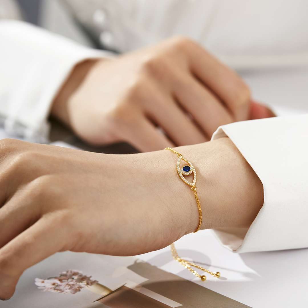 [HOT]Devil's Eye Hollow Design Bracelet