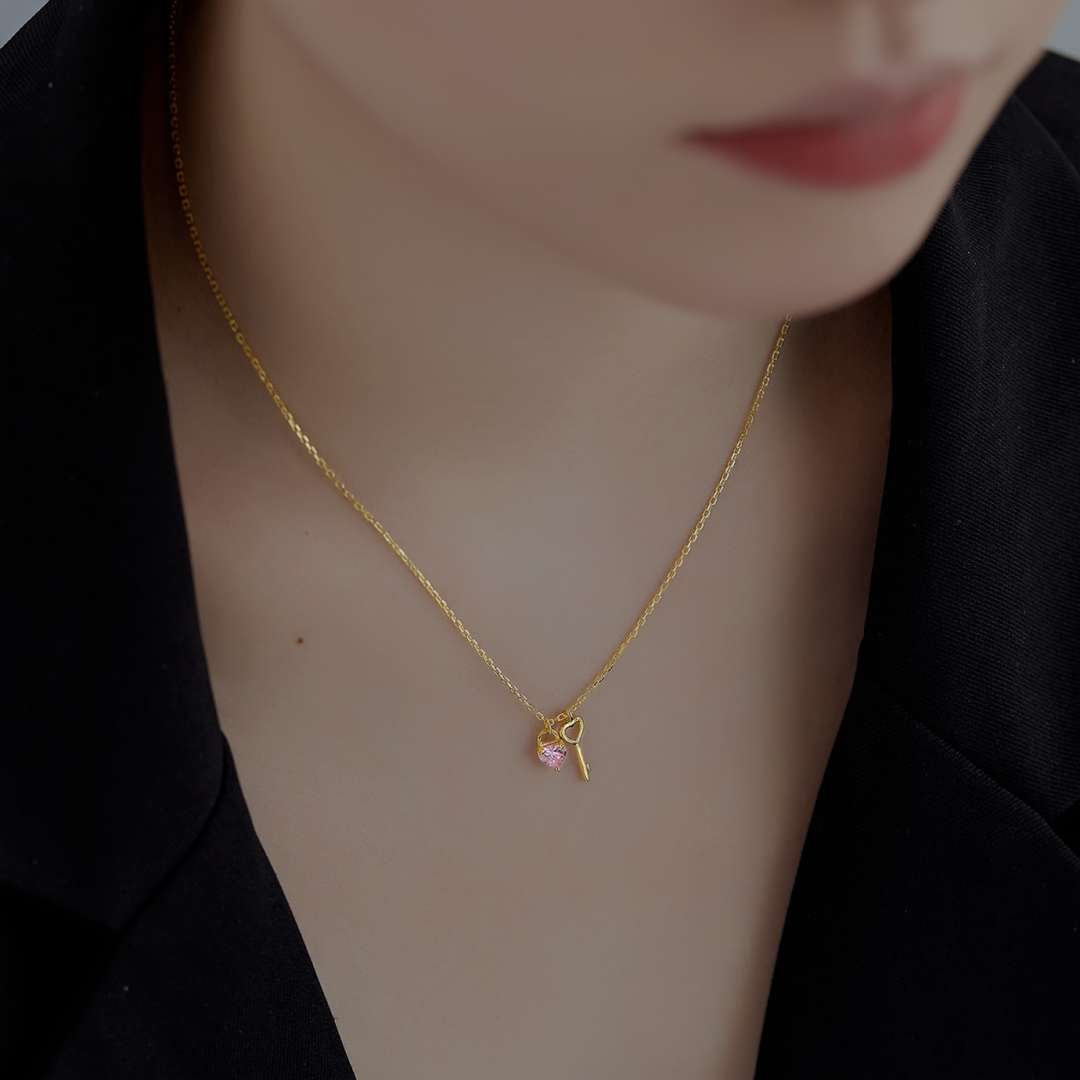 [HOT]Unique Heart Shape Key Pendent Necklace