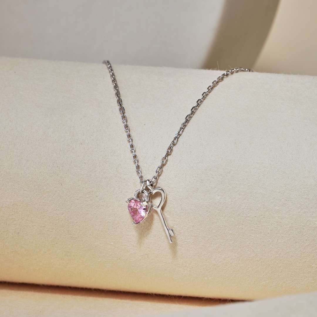 [HOT]Unique Heart Shape Key Pendent Necklace