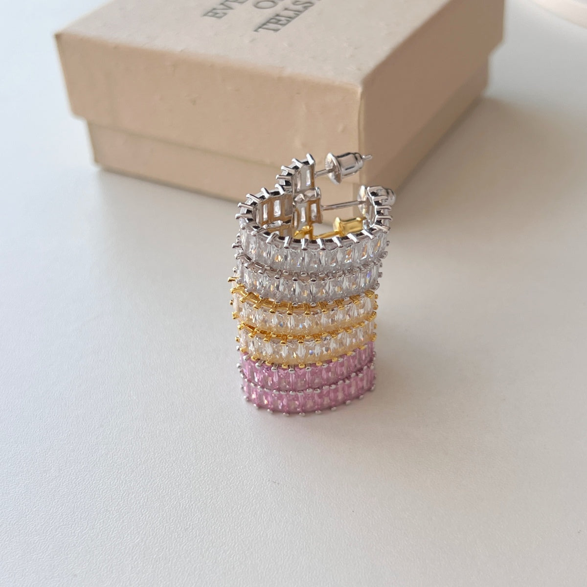 [HOT]Radiant Heart Cutout Earrings