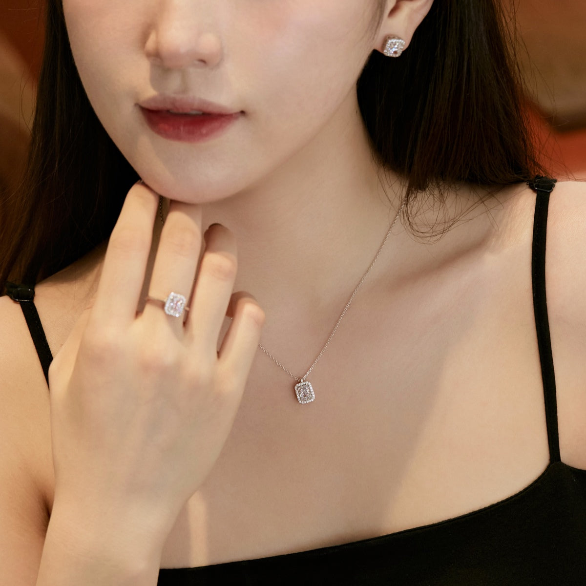 [HOT]1.0 Carat Luxurious Dainty Emerald Cut Daily Earrings