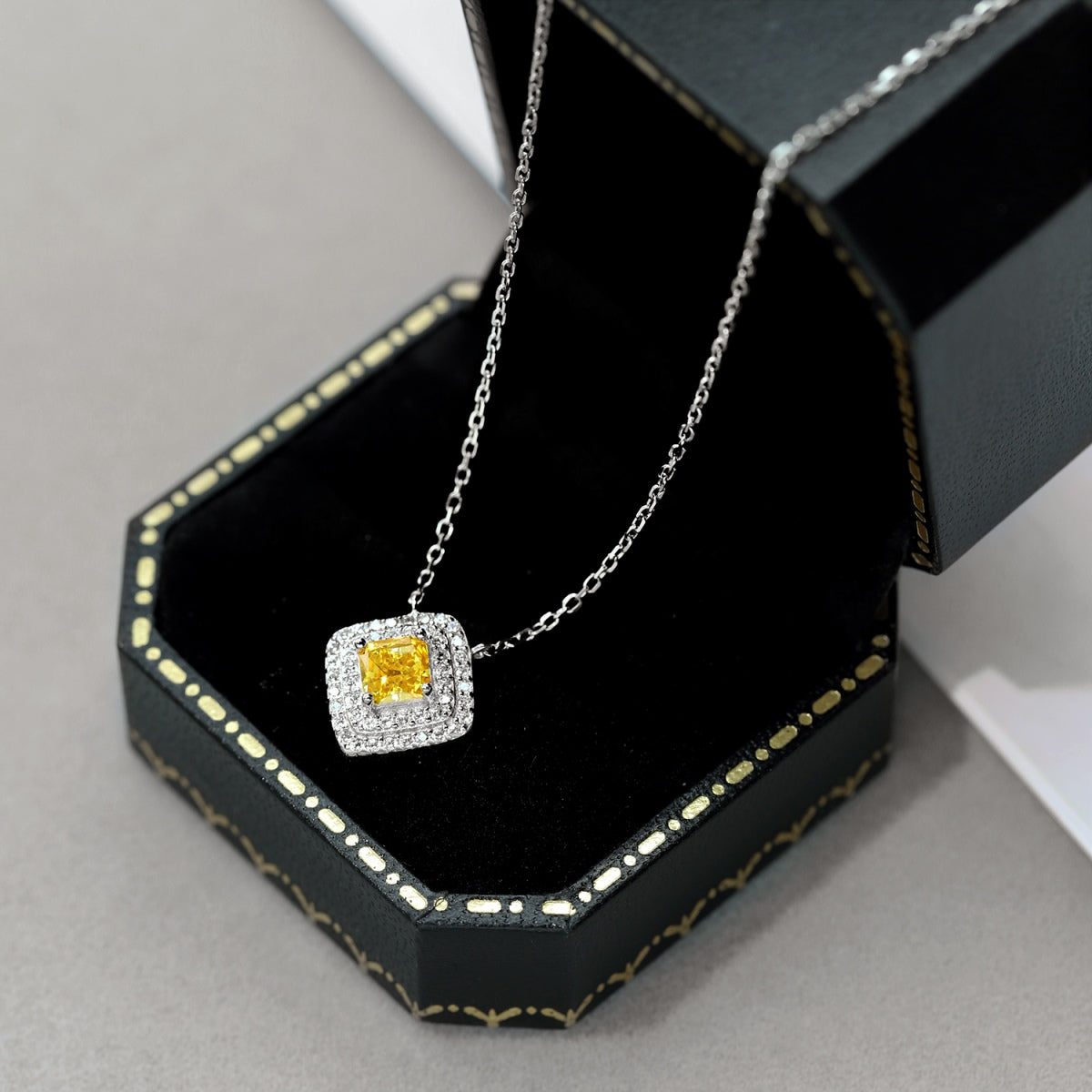 [HOT]Sparkling Asscher Cut Necklace