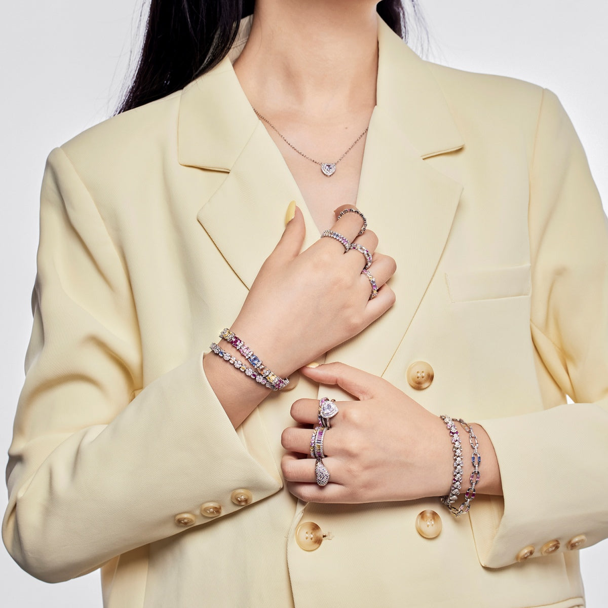 [HOT]Splashy Ornate Emerald Cut Cocktail Ring