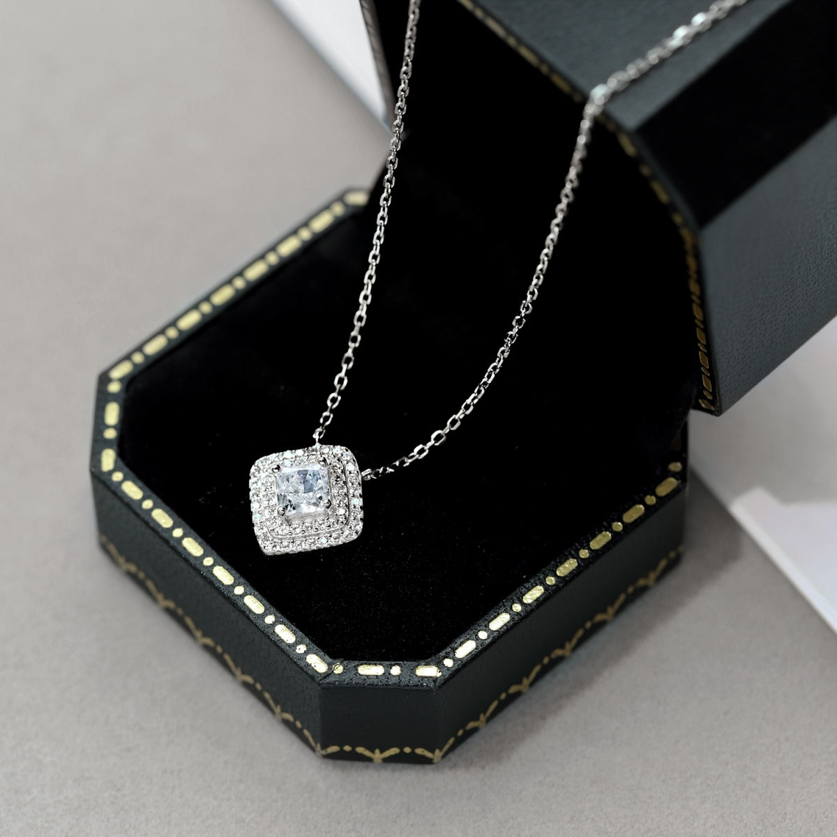 [HOT]Sparkling Asscher Cut Necklace
